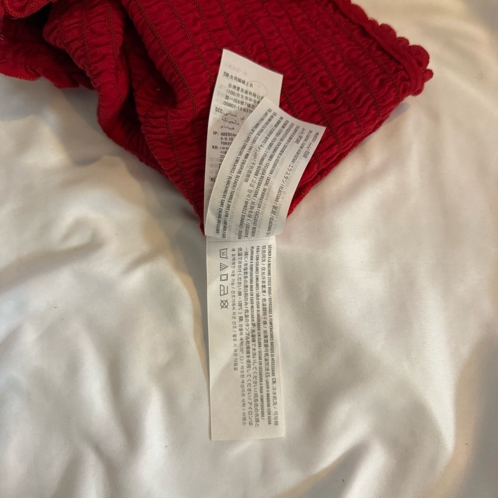 EUC Hollister Smocked Lettuce Edge Tube Top - Picture 6 of 8